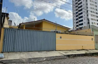 Casa com 4 quartos à venda na Rua Janduís, 1738, Lagoa Nova, Natal