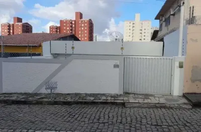 Casa com 3 quartos à venda na Rua Felipe Cortez, 1472, Lagoa Nova, Natal