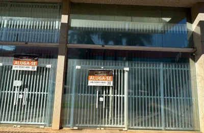 Loja comercial compacta em área em expansão empresarial