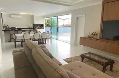 Casa 3 suítes com piscina e espaços amplos apto independente