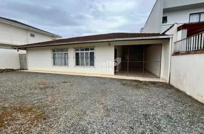 Casa com 4 quartos para alugar na Vila Nova, Joinville 