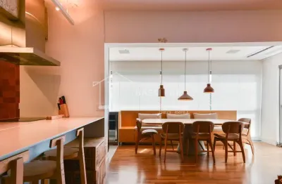 Apartamento á venda com 4 quartos, sendo 3 suítes, 147m²