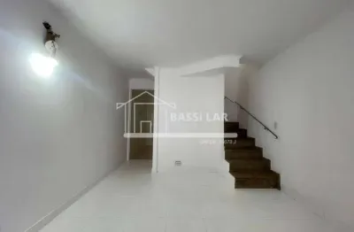 Casa com 2 quartos para alugar na Rua Giuseppe Tartini, 15, Jardim São Bernardo, São Paulo