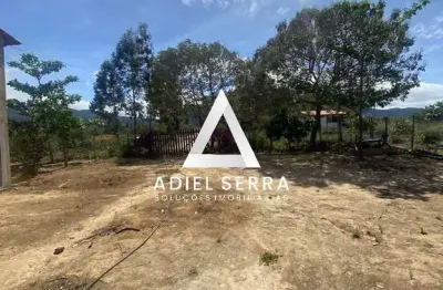 Mucugê - sitio - 17.000m² total - casa c/ 2 quartos sendo 1 suíte - 2 banheiros - vista p/ serra - energia elétrica - poço - quintal frutífero