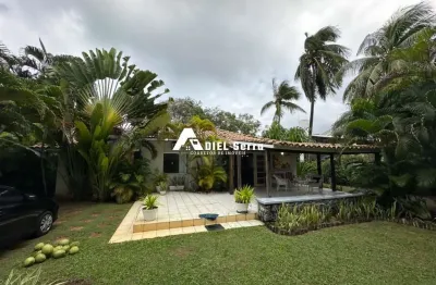 Interlagos - 1,320m² total - plano - 3 casas - 6 quartos total - piscina - varanda - casa principal, apoio e funcionário - poço - 6 vagas