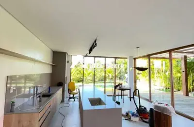 Praia do forte - piscinas naturais - 4 suítes - alto luxo - área gourmet e piscina privativa - condomínio com acesso a praia