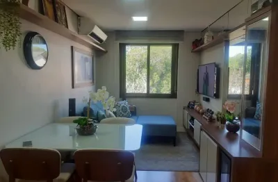 Apartamento de 2 dormitórios/quartos, todo reformado, com churrasqueira e vaga