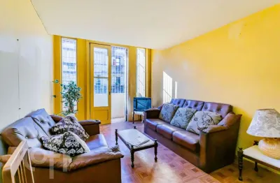 Apartamento à venda no bairro rio branco, em porto alegre, com 60m² privativos, distribuídos em 2 dormitórios