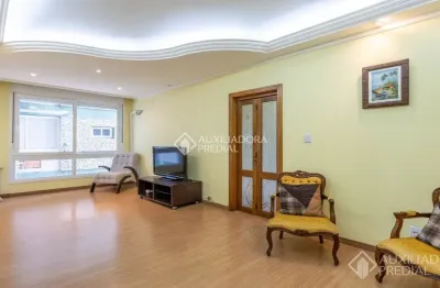 Amplo apartamento de 3 dormitórios com 1 vaga e vista privilegiada no bairro rio branco – porto alegre!