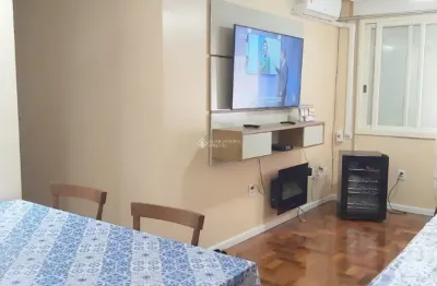 Apartamento impecável de 3 dormitórios em localização nobre no coração do petrópolis!