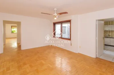 Apartamento com 1 dormitório no jardim botânico. reformado, super ensolarado e peças amplas.
