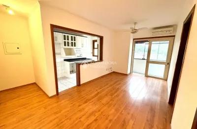 Apartamento com 1 dormitório na carlos von koseritz. sacada com churrasqueira, conceito aberto e vista.