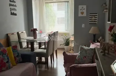 Apartamento com 2 dormitórios no ecoville. 52m², sacada fechada e vaga