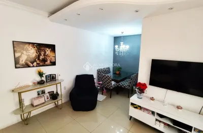 Apartamento reformado com 2 dormitórios no bairro auxiliadora, próximo à av. benjamin constant