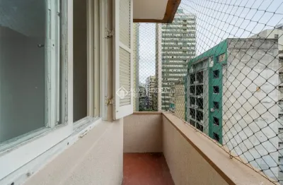 Lindo Apartamento,2 dormitórios,  REFORMADO, 200 metros da Santa casa
