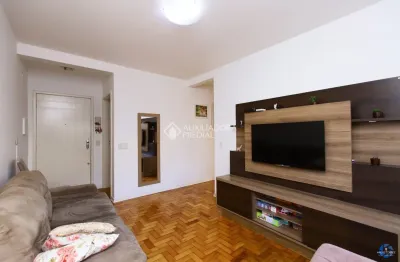 Apartamento com 2 quartos e 1 vaga coberta, na Vicente da Fontoura, Santana.