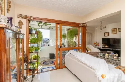 Cobertura de 3 quartos com 2 vagas à venda no bairro Jardim Botânico em Porto Alegre