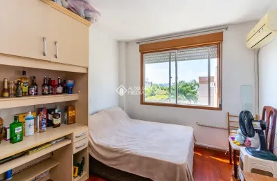 Amplo Apartamento 69 m2 no bairro Santo Antônio em Porto Alegre