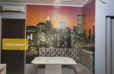 Apartamento  de 50m2 ,2D, Rua Edu Chaves no bairro São João em Porto Alegre