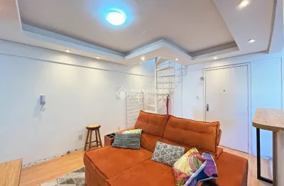 Cobertura reformada com 2 quartos com suíte e vaga no bairro Nonoai