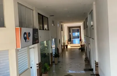 Prédio comercial de alto padrão na principal avenida de macaé