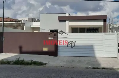 Casa no geisel com 3 quartos sendo 2 suítes com piscina