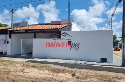 Casa na praia do amor de esquina, com 2 quartos sendo 1 suíte e piscina