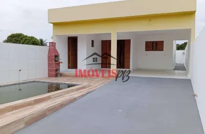 Casa com piscina e otima localidade no village a 5 minutos da praia.
