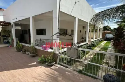 Belíssima casa na praia do amor, com excelente localização, super arejada.