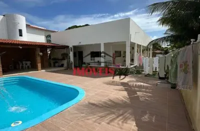 Belíssima casa na Praia do Amor, com excelente localização, super arejada.
