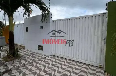 Casa mobiliada, posição sul, rua tranquila, com 2 quartos e 1 suíte.