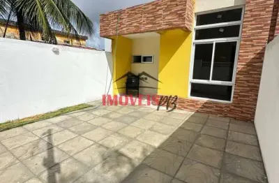 Casa no Valentina, próximo a escola, comércio e parada de ônibus