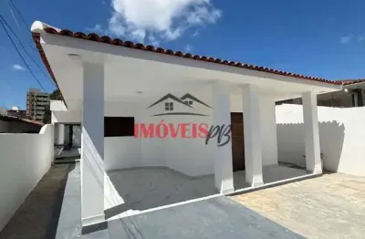 Casa nos Bancários com 3 quartos e área de lazer. Próximo a principal.