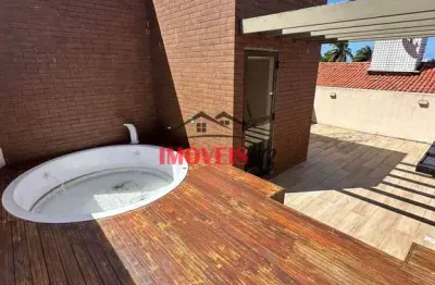 Casa triplex no bairro Treze de Maio com área de lazer privativa