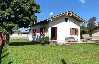 Casa com 3 quartos para alugar na rua manoel gomes da rosa', 675, cruzeiro do sul, tramandaí por r$ 1.560