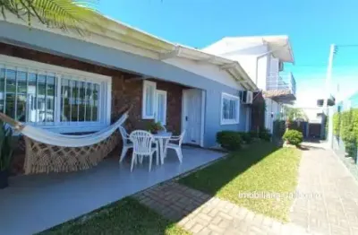 Casa com 4 quartos para alugar na avenida santa rosa, 391, centro, imbé por r$ 7.590