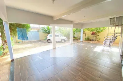 Casa com 5 quartos à venda na Rua Waldyr Luiz Costa, Parque Trindade, Aparecida de Goiânia