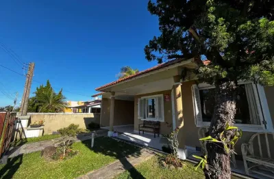 Casa com 3 quartos à venda na rua espanha, 595, zona norte, capão da canoa por r$ 620.000