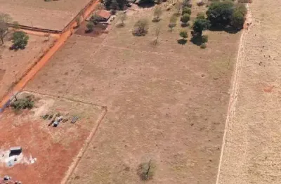 Área na divisa de trindade e goiânia perto do hugol