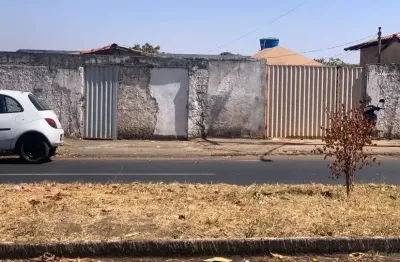 Lote 100% murado, plano e em avenida na região do buriti shopping