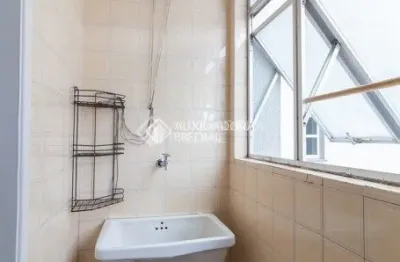 Apartamento 2 d, andar alto, 67 m² de área útil, vaga escriturada e prédio com salão de festas