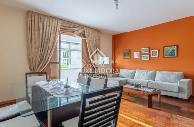 Amplo apartamento 3 quartos com vaga no coração do petrópolis – porto alegre