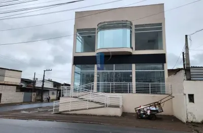 Prédio comercial com dois pavimentos e depósito no subsolo – bairro cordeiros