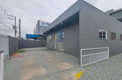 Casa com 2 quartos para alugar na Rua Margarida Dalçoquio Bittencourt, Salseiros, Itajaí