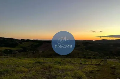 Lote com escritura, vista do pôr do sol em pinhalzinho!