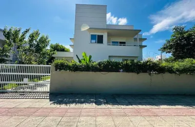 Descubra a sua nova casa em barra da lagoa, florianópolis! localizada na avenida cidade de córdoba, esta charmosa residência de 120,54 m² oferece um ambiente perfeito para sua família. com 3 dormitóri