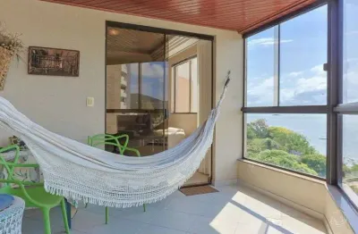 Descubra esta impressionante cobertura no empreendimento por do sol, localizada no bairro joão paulo, em florianópolis. com 278,34 m² de área privativa e uma vista panorâmica deslumbrante do mar, este