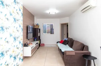 Um excelente apartamento à venda no coração de florianópolis. com uma localização privilegiada no centro, você estará próximo a tudo que precisa. este imóvel conta com 3 dormitórios, sendo uma suíte, 