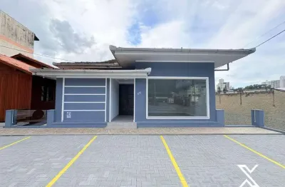 Casa Comercial para alugar no Bairro Água Verde, com 150 m² - Blumenau - SC