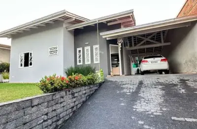 Casa com 3 quartos e uma bela área de lazer para aproveitar com sua família!!